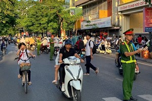 Phòng Cảnh sát QLHC về TTXH: Tăng cường phối hợp bảo đảm an ninh trật tự, trật tự công cộng, trật tự đô thị, trật tự đường hè khu vực trường học