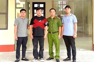 Phòng Cảnh sát THAHS và HTTP và Phòng An ninh mạng bắt giữ, dẫn giải đối tượng Trung Quốc bị truy nã quốc tế