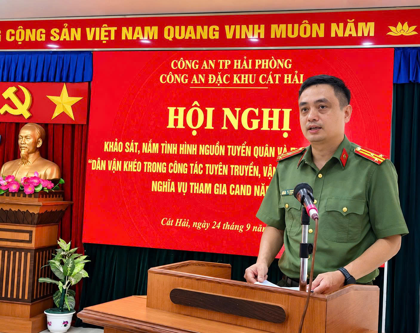 Phòng Tổ chức cán bộ nắm tình hình nguồn tuyển công dân thực hiện nghĩa vụ tham gia CAND tại đặc khu Cát Hải
