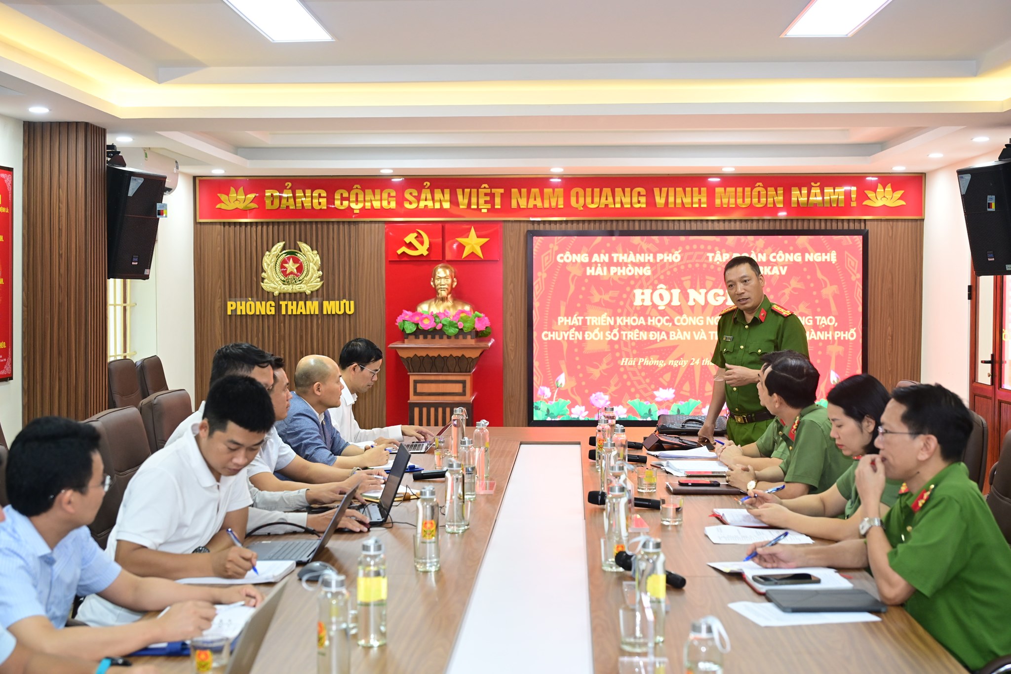 Tập đoàn Công nghệ Bkav giới thiệu giải pháp công nghệ, thúc đẩy chuyển đổi số với Công an thành phố Hải Phòng
