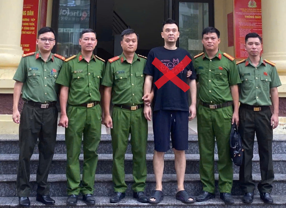 Văn phòng Cơ quan CSĐT Công an TP Hải Phòng phối hợp Công an phường An Biên bắt giữ đối tượng người nước ngoài bị truy nã quốc tế
