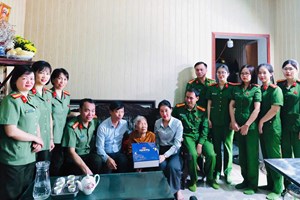 Ấm áp nghĩa tình - Tri ân Mẹ Việt Nam Anh hùng Phạm Thị Tẹo