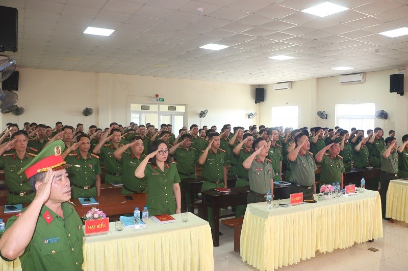 Bế giảng lớp tập huấn nghiệp vụ công tác Cảnh sát khu vực năm 2026