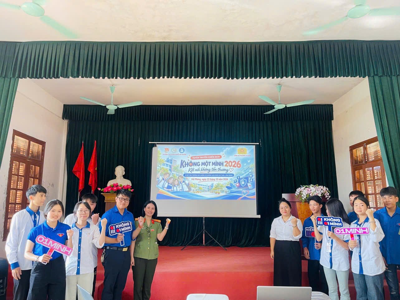 Công an phường Ái Quốc truyền thông chiến dịch “Không một mình – Kết nối không tổn thương” tại Trường Cao đẳng Nghề Hải Dương