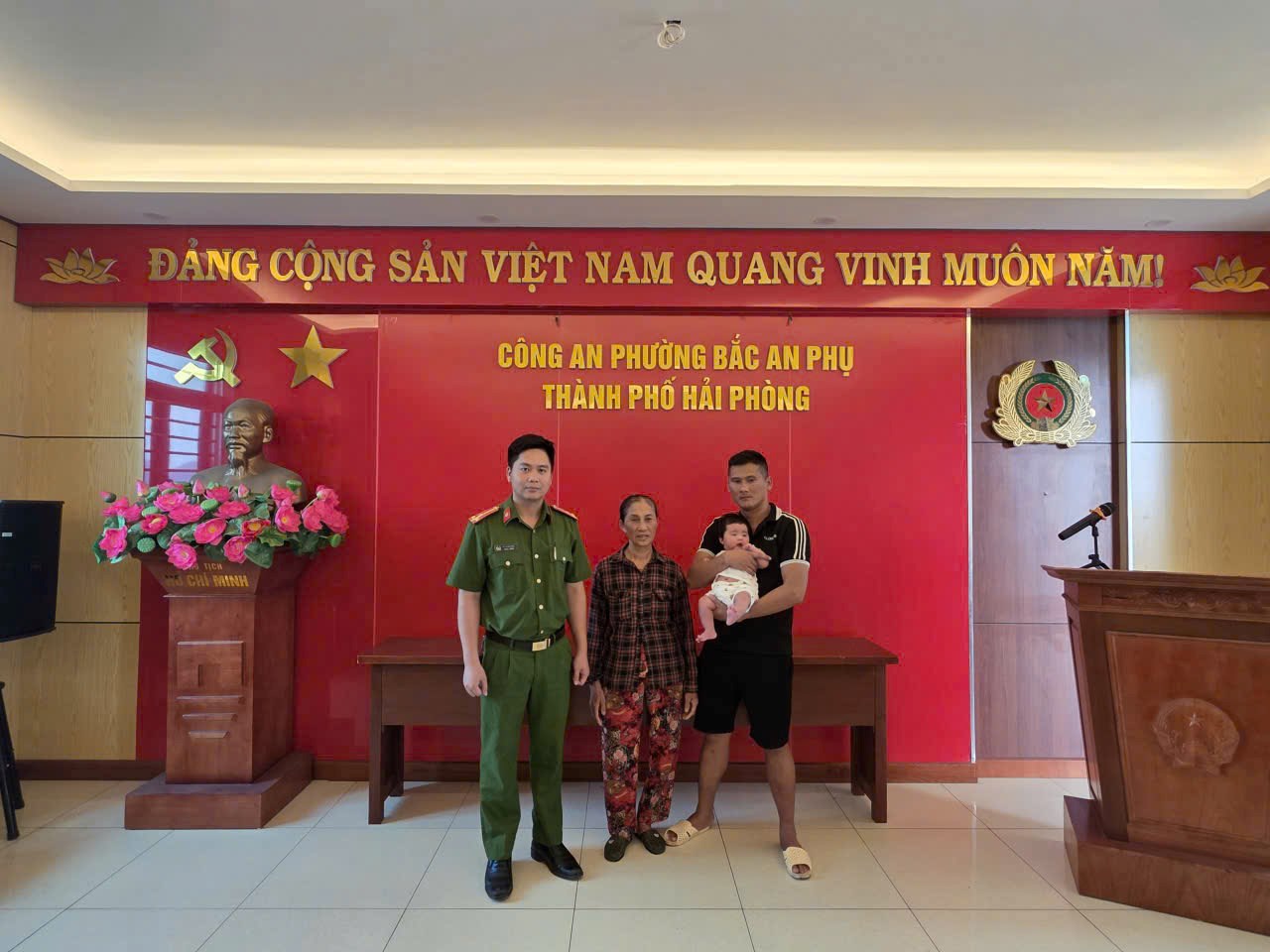 Công an phường Bắc An Phụ hướng dẫn thủ tục liên quan đến trẻ em bị bỏ rơi, nhận con nuôi