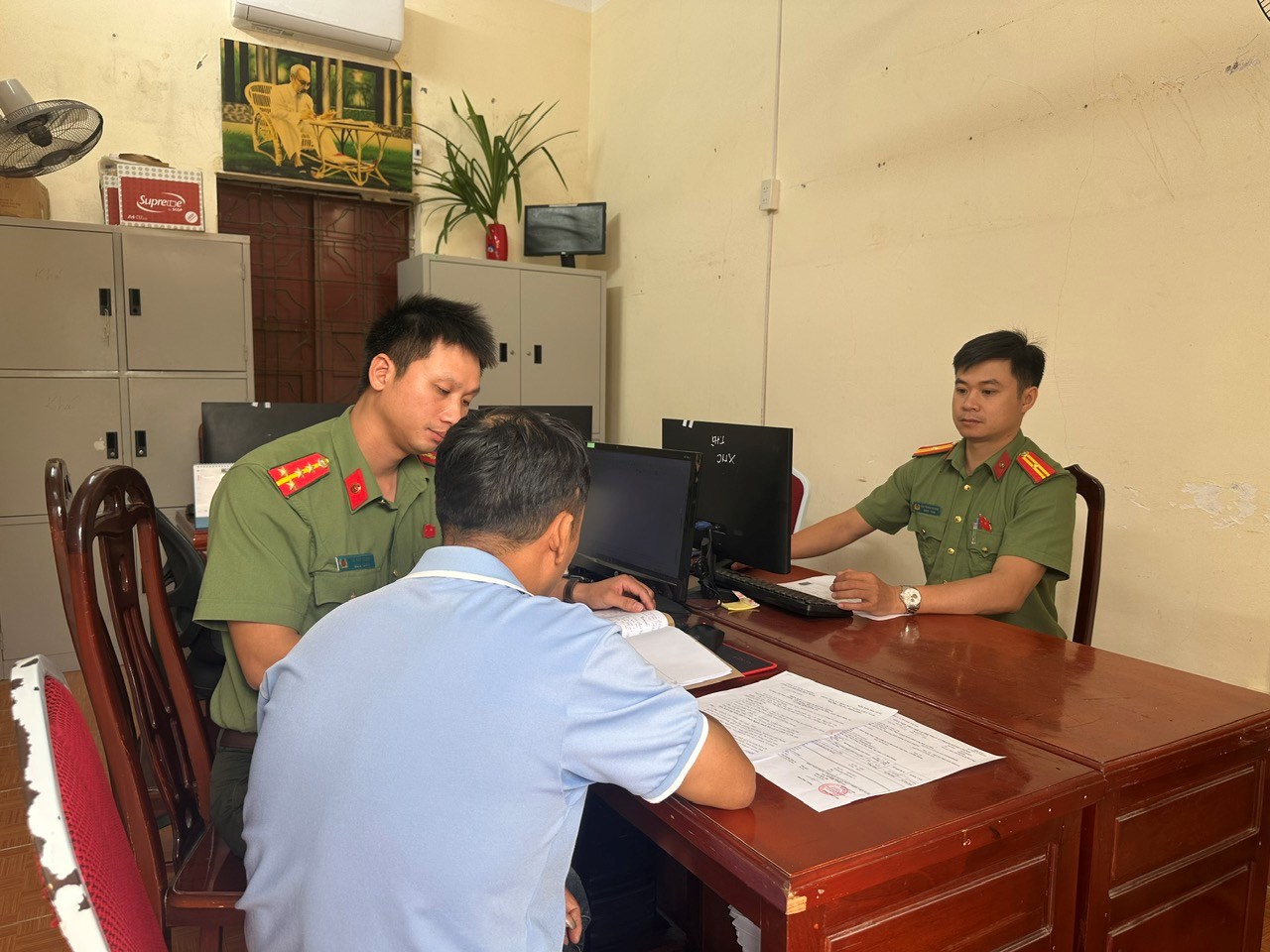 Công an phường Hòa Bình: Xử phạt trường hợp bình luận sai sự thật, xúc phạm uy tín của cơ quan, tổ chức