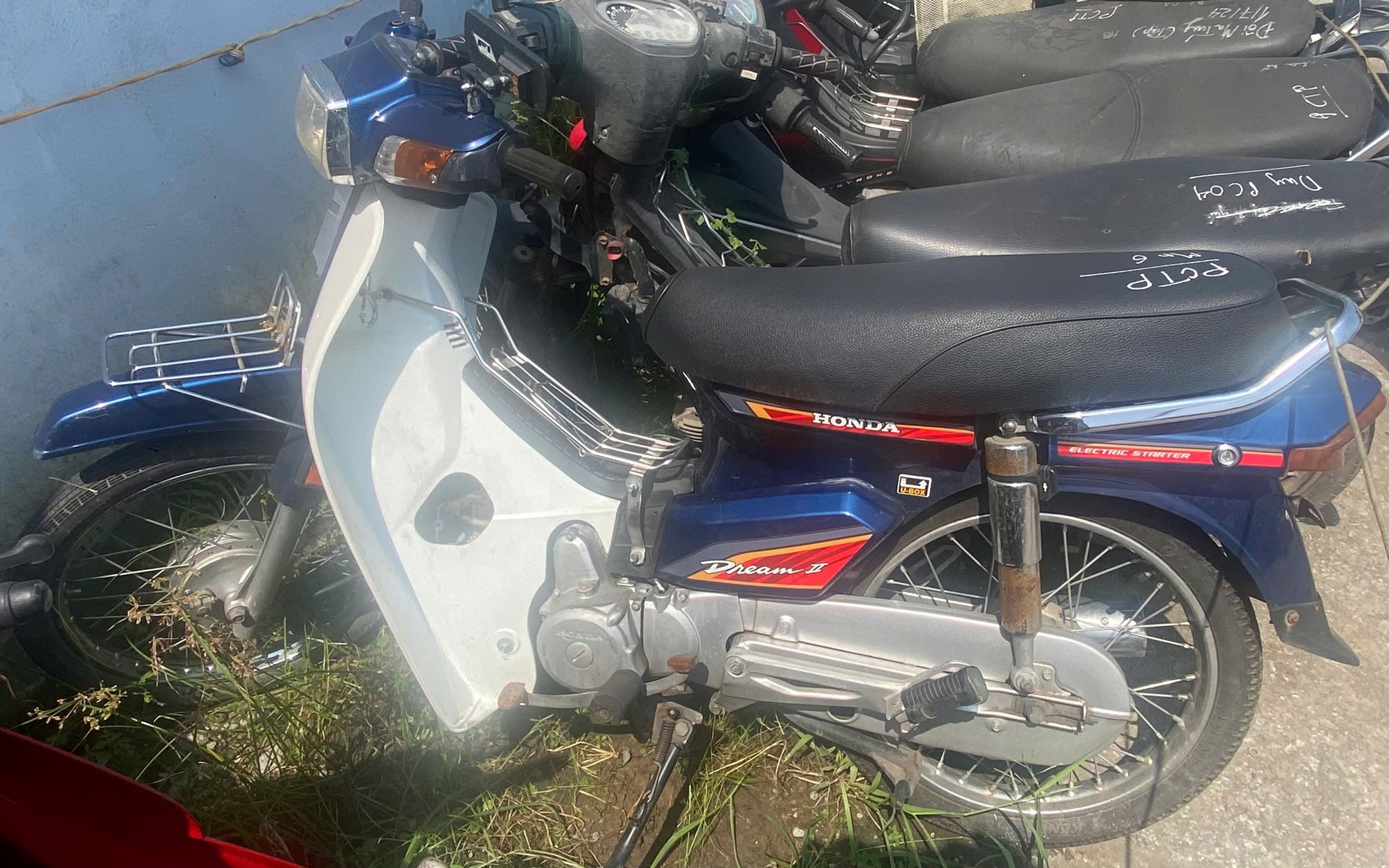 Công an phường Hồng Bàng tìm thông tin liên quan đến chiếc xe mô tô Honda Dream liên quan vụ Tàng trữ trái phép chất ma tuý