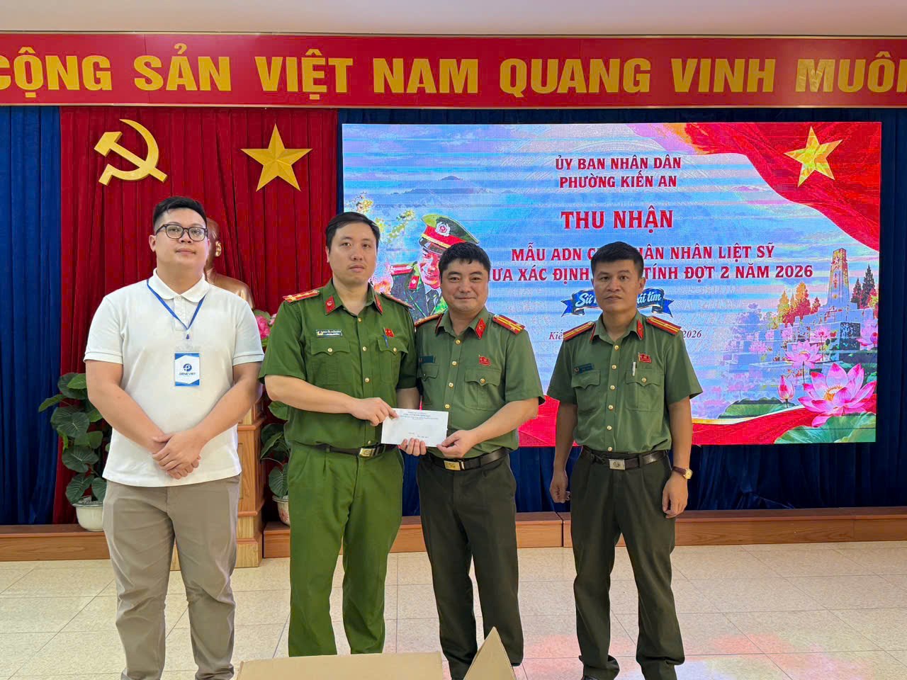 Công an phường Hưng Đạo hoàn thành thu nhận mẫu sinh phẩm ADN cho thân nhân liệt sĩ chưa xác định danh tính (Đợt 2)