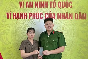 Công an phường Thạch Khôi trao trả tài sản thất lạc cho người dân