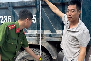 Công an phường Thạch Khôi triển khai tổng rà soát, làm sạch dữ liệu và số hóa hồ sơ quản lý giấy phép lái xe