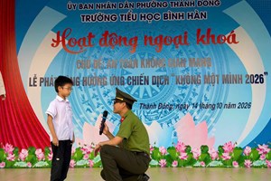 Công an phường Thành Đông tuyên truyền an toàn trên không gian mạng cho học sinh Trường Tiểu học Bình Hàn