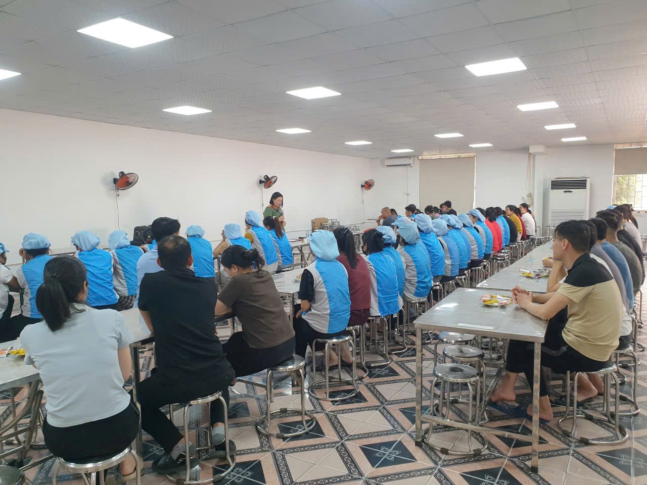 Công an phường Thành Đông tuyên truyền phòng, chống lừa đảo trên không gian mạng, nâng cao ý thức bảo vệ dữ liệu tại doanh nghiệp