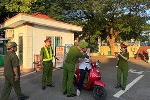 Công an phường Thủy Nguyên: Tuyên truyền an toàn giao thông cho học sinh và ra quân xử lý vi phạm trật tự đô thị