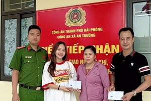 Công an xã An Trường hỗ trợ người dân trao trả hơn 33 triệu đồng do chuyển nhầm tài khoản