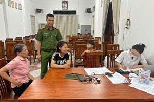 Công an xã Hợp Tiến đồng hành cùng Nhân dân trong chương trình khám sức khỏe toàn dân