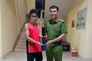Công an xã Hợp Tiến nhanh chóng tìm lại điện thoại bị thất lạc cho học sinh