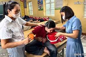 Công an xã Nguyễn Lương Bằng phối hợp diễn tập xử lý tình huống ngộ độc thực phẩm tại trường học