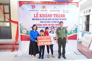 Công an xã Vĩnh Am: Khánh thành, bàn giao Nhà nhân ái và thực hiện chương trình "Nâng bước em đến trường"