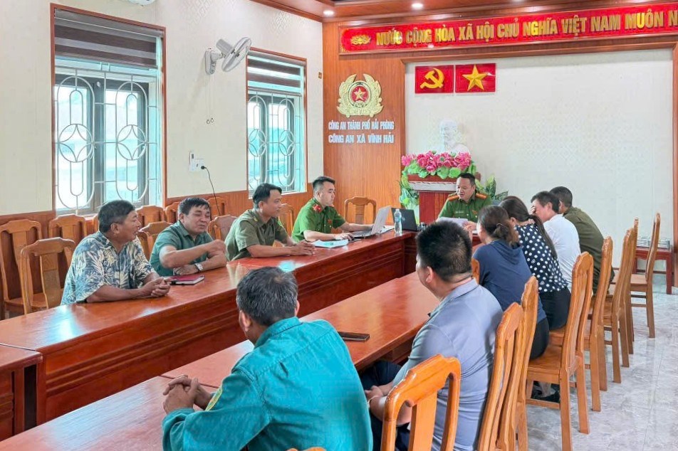 Công an xã Vĩnh Hải rà soát tổ chức, hoạt động của lực lượng tham gia bảo vệ an ninh, trật tự ở cơ sở theo Nghị quyết của HĐND thành phố