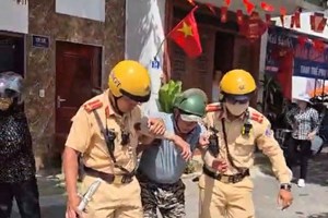Đội Cảnh sát giao thông đường bộ số 5: Kịp thời cứu giúp người dân gặp nạn trên đường
