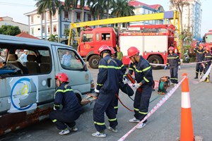 Đội Chữa cháy và CNCH khu vực 4: Diễn tập thành công phương án cứu nạn, cứu hộ tai nạn giao thông trên Quốc lộ 10