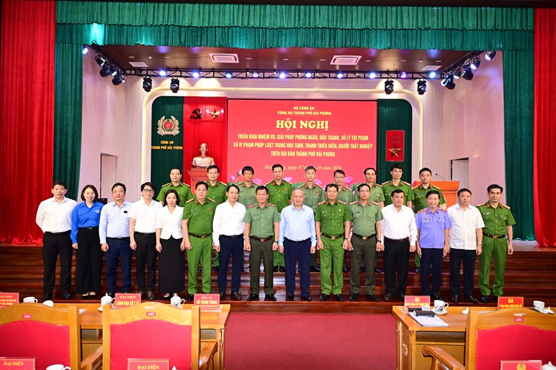 Huy động sức mạnh của cả hệ thống chính trị trong phòng ngừa, đấu tranh, xử lý tội phạm và vi phạm pháp luật trong học sinh, thanh thiếu niên, người thất nghiệp
