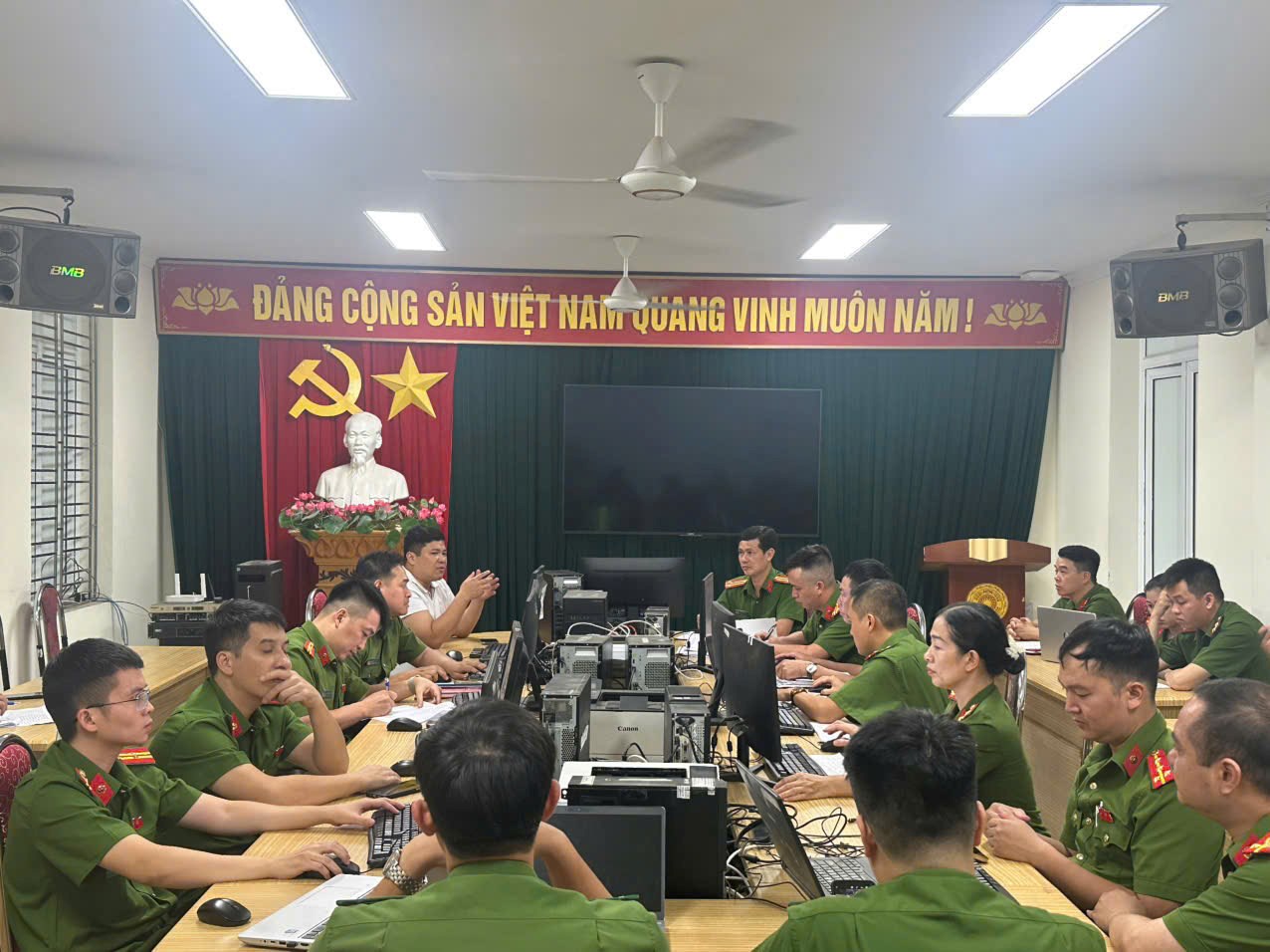 Phòng Cảnh sát QLHC về TTXH: Kiên trì cùng cơ sở tháo gỡ khó khăn trong công tác Cảnh sát khu vực