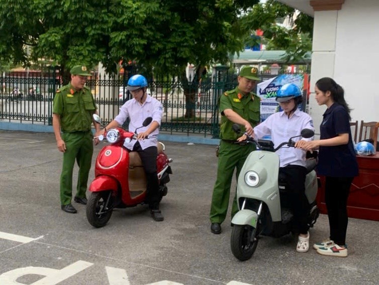Phòng Cảnh sát QLHC về TTXH: Tuyên truyền, phổ biến, giáo dục pháp luật tại các trường học