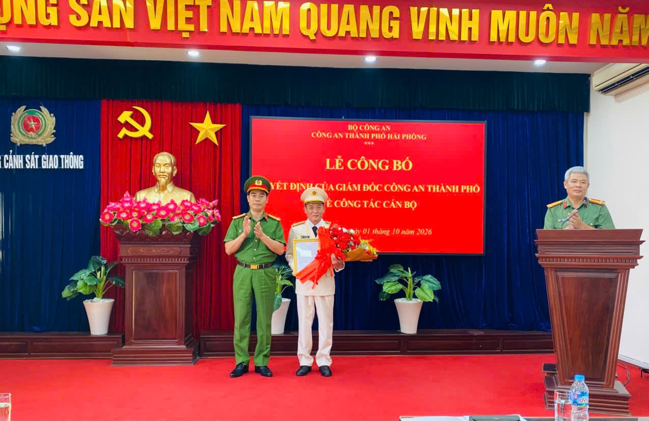 Phòng Cảnh sát giao thông công bố Quyết định của Giám đốc công an thành phố về công tác cán bộ