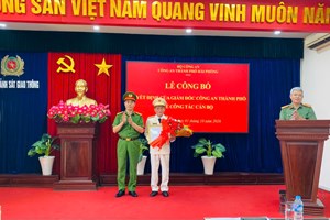 Phòng Cảnh sát giao thông công bố Quyết định của Giám đốc công an thành phố về công tác cán bộ