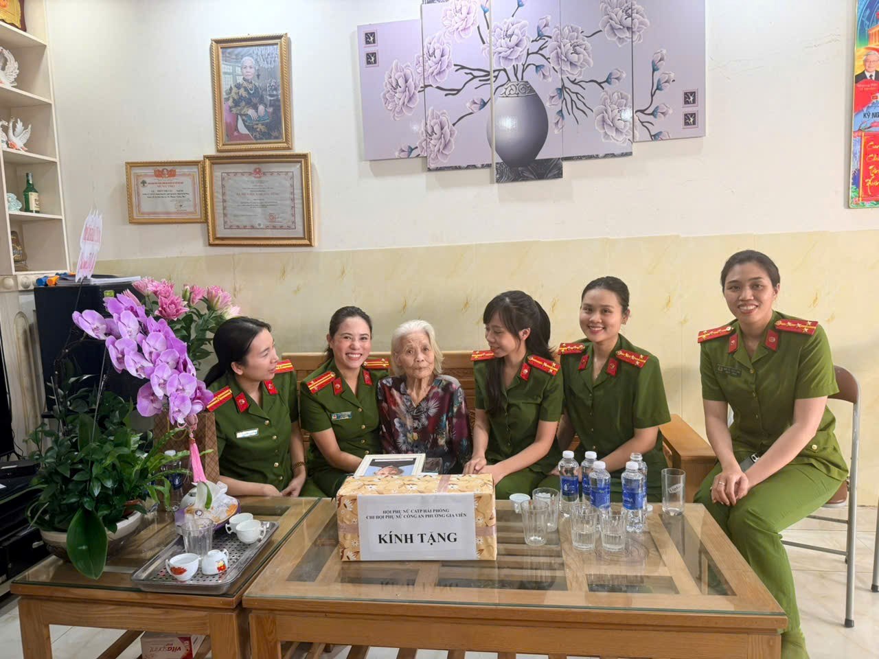 Phòng Cảnh sát hình sự: Lan tỏa yêu thương qua chương trình “Mẹ trong trái tim phụ nữ Công an Hải Phòng”