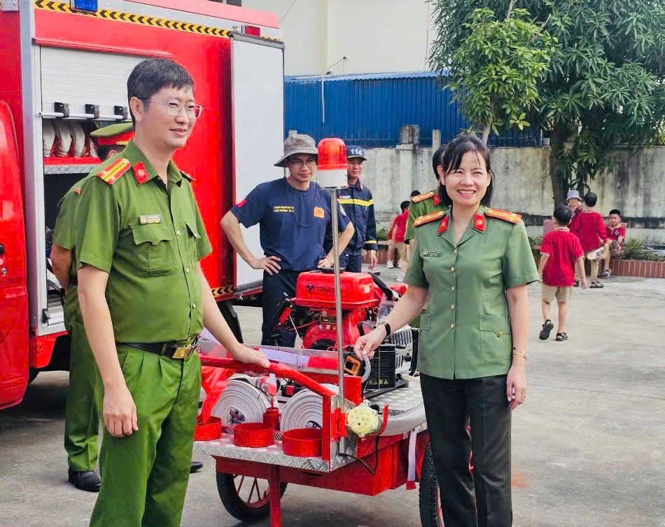 Phòng Hậu cần: Giới thiệu các sản phẩm PCCC hiện đại tại Trung tâm Trải nghiệm cộng đồng