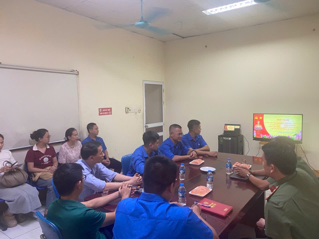 Tuyên truyền an toàn giao thông cho cán bộ, nhân viên Trung tâm Đăng kiểm 34.02D (phường Chu Văn An)