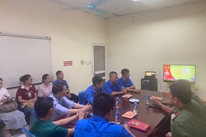 Tuyên truyền an toàn giao thông cho cán bộ, nhân viên Trung tâm Đăng kiểm 34.02D (phường Chu Văn An)