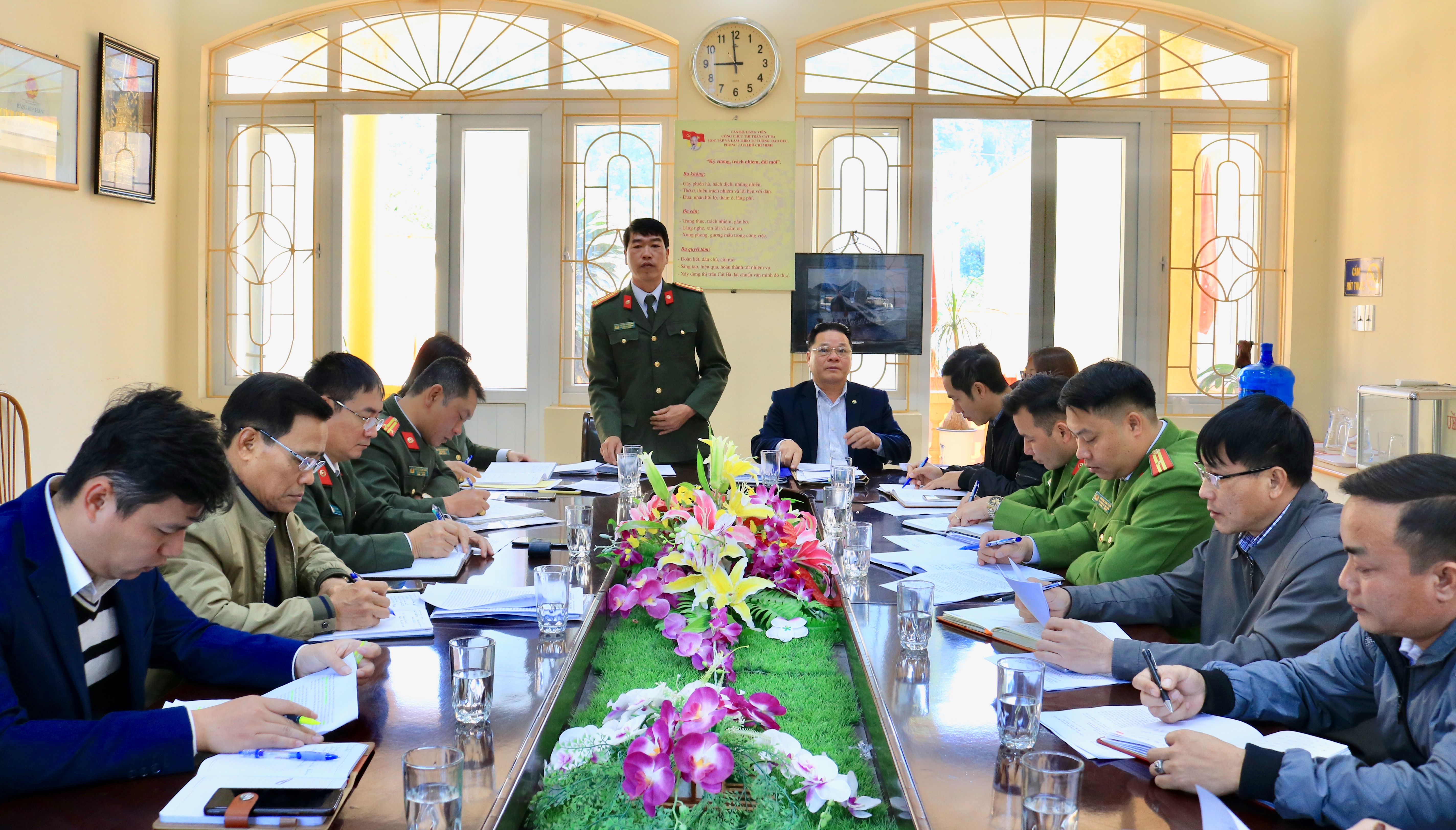 Ban Chỉ đạo 799 thành phố khảo sát phong trào Toàn dân bảo vệ ANTQ tại thị trấn Cát Bà