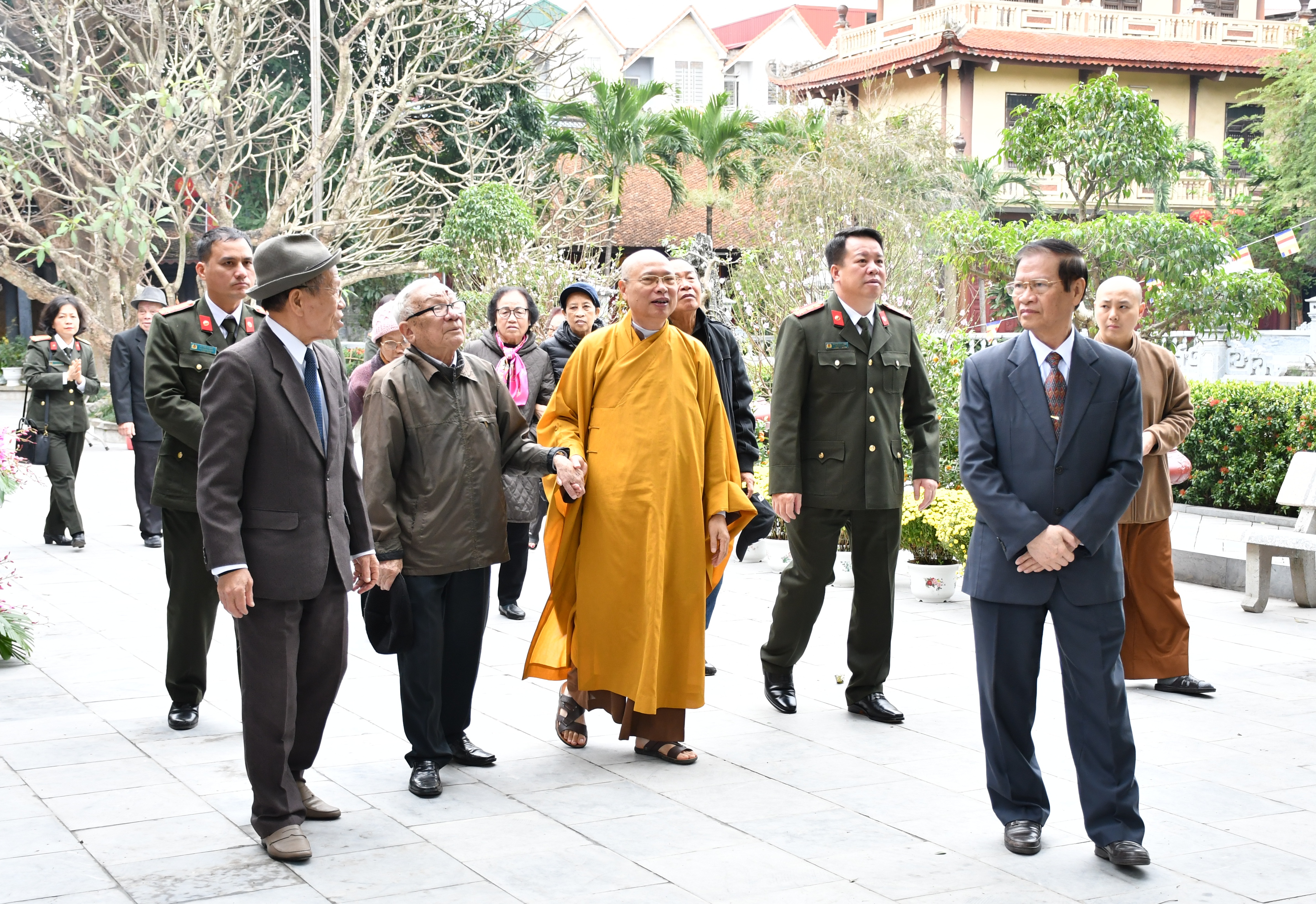 Ban liên lạc C5 thăm di tích lịch sử kháng chiến cấp thành phố tại Chùa Phổ Chiếu