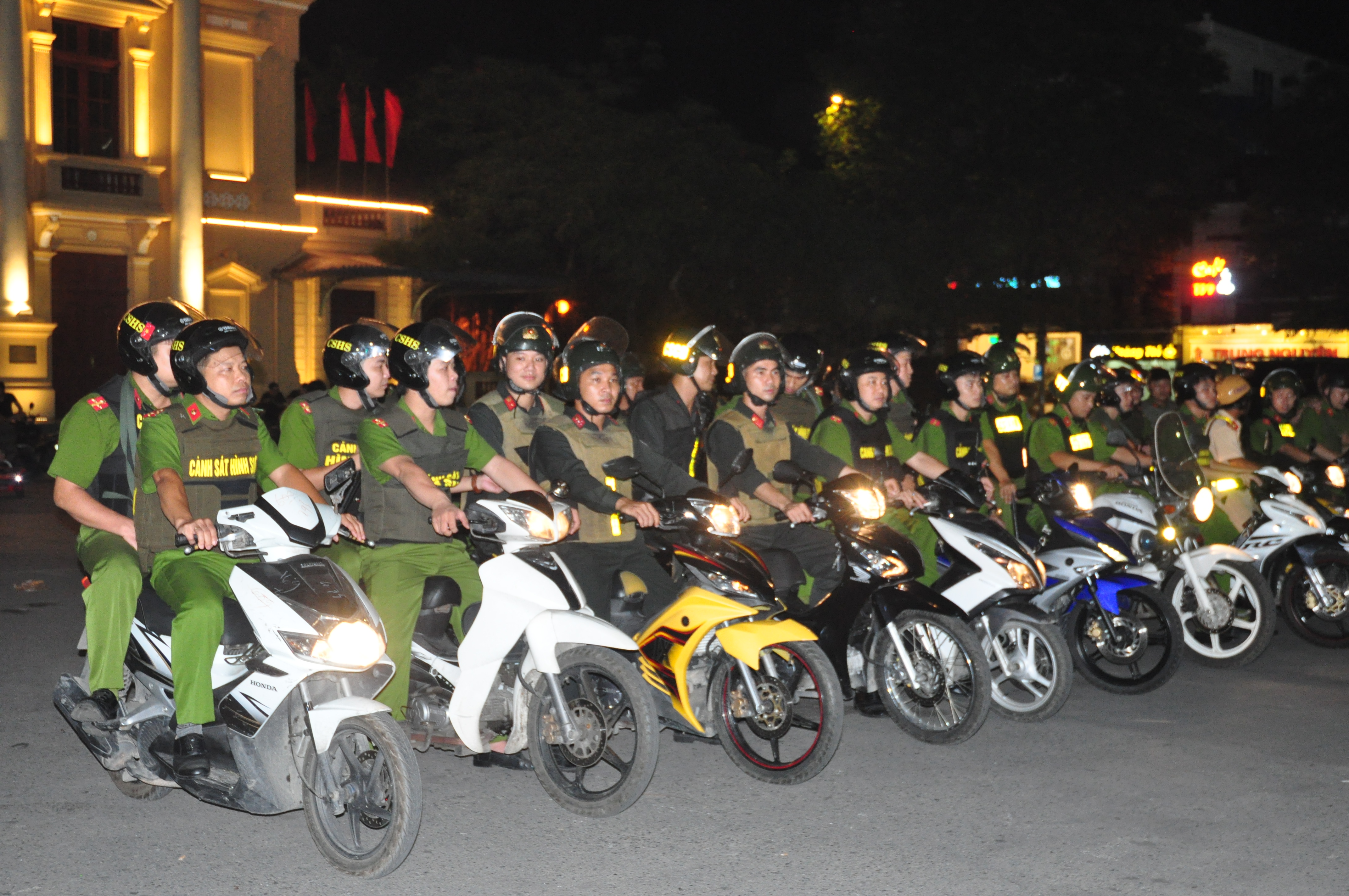 Bảo đảm trật tự an toàn giao thông trận đấu giữa đội tuyển Việt Nam và Thái Lan diễn ra vào 20h ngày 19-11