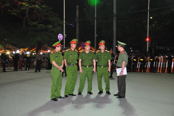 Bảo vệ tuyệt đối an toàn Lễ hội Hoa Phượng đỏ