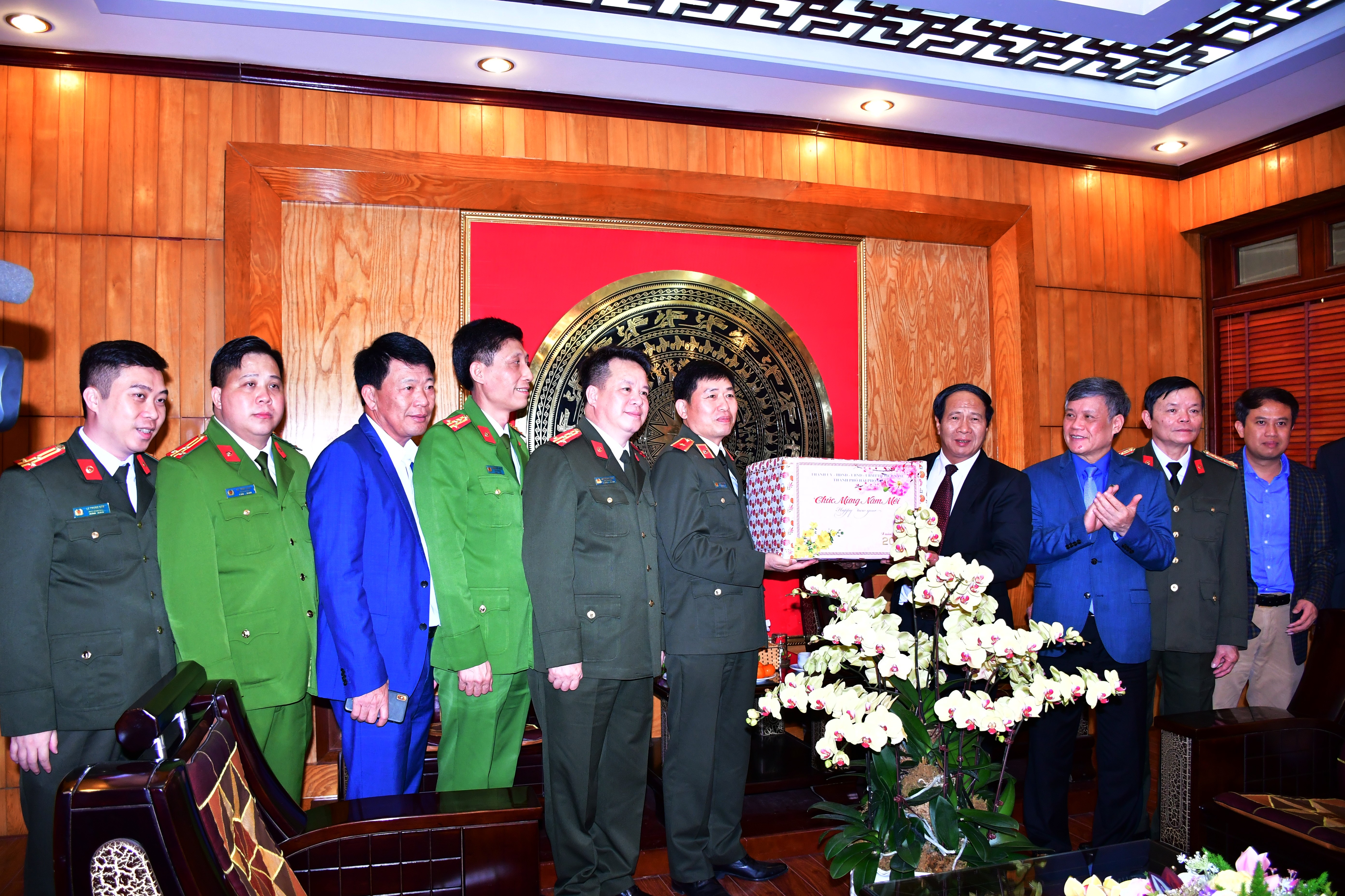 Bí thư Thành ủy Lê Văn Thành chúc tết đêm giao thừa Canh Tý 2020