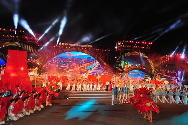 Cấm đường tạm thời và hạn chế giao thông một số tuyến đường quanh khu vực dải trung tâm thành phố phục vụ lễ hội Hoa phương đỏ