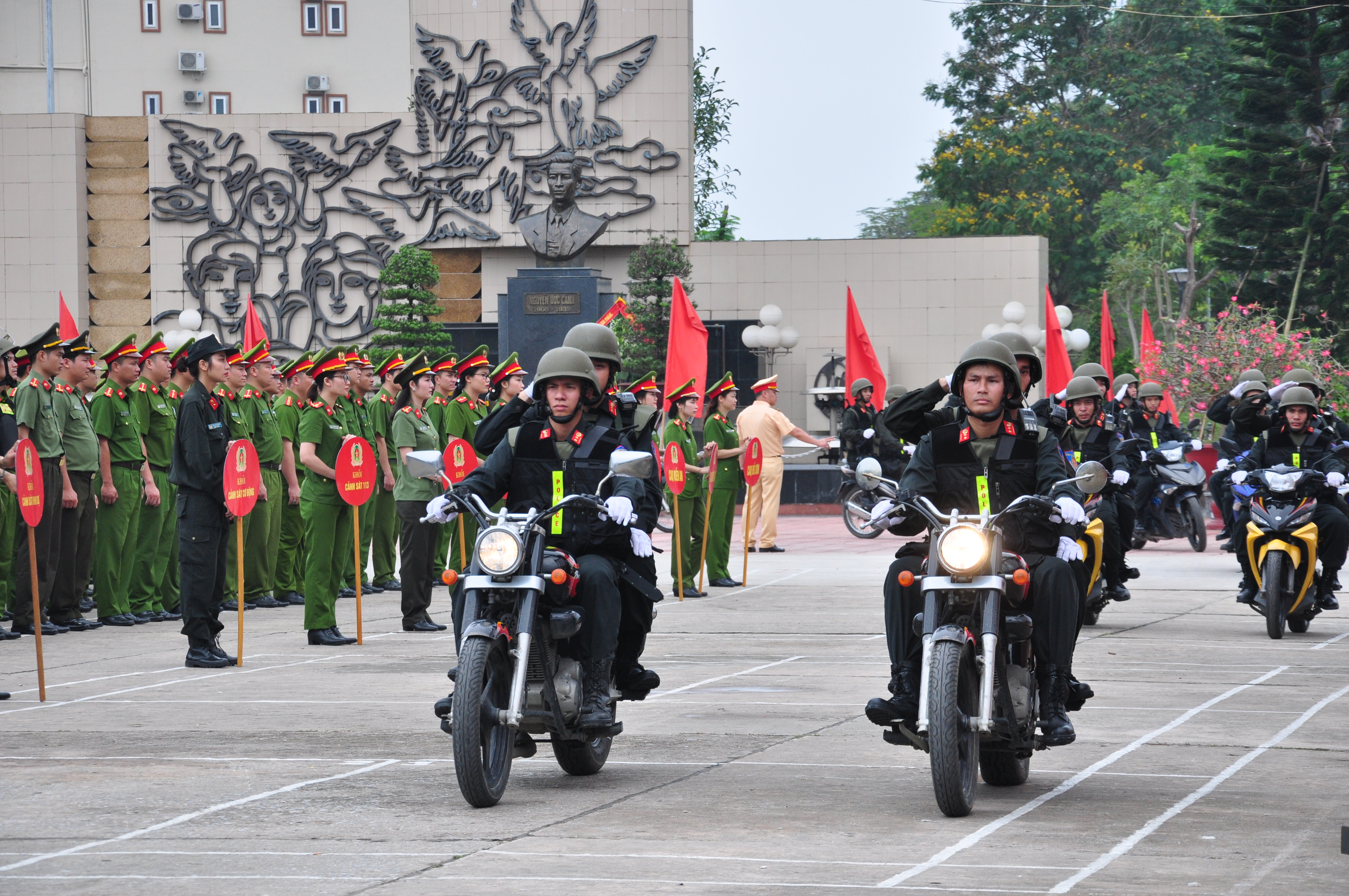 “Chủ động, nêu gương, siết chặt kỷ cương, tăng cường cơ sở”