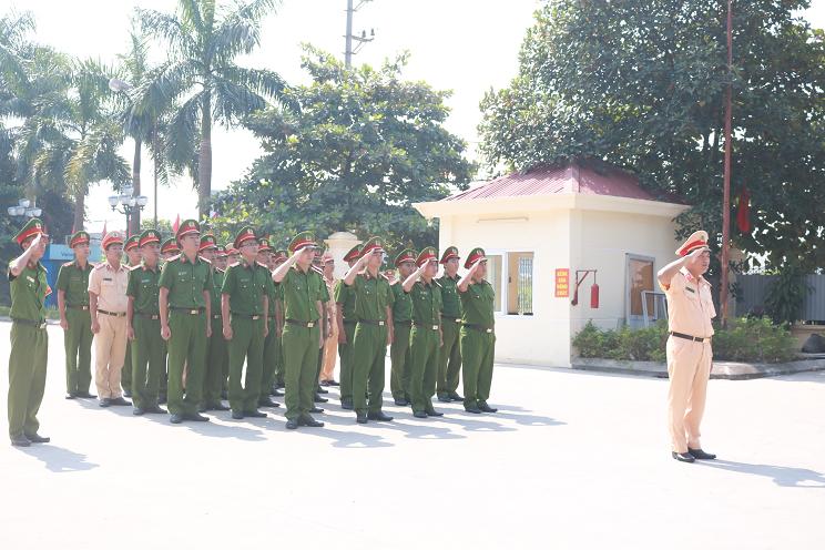 Công an huyện Thủy Nguyên: Kiểm tra điều lệnh, quân sự, võ thuật CAND