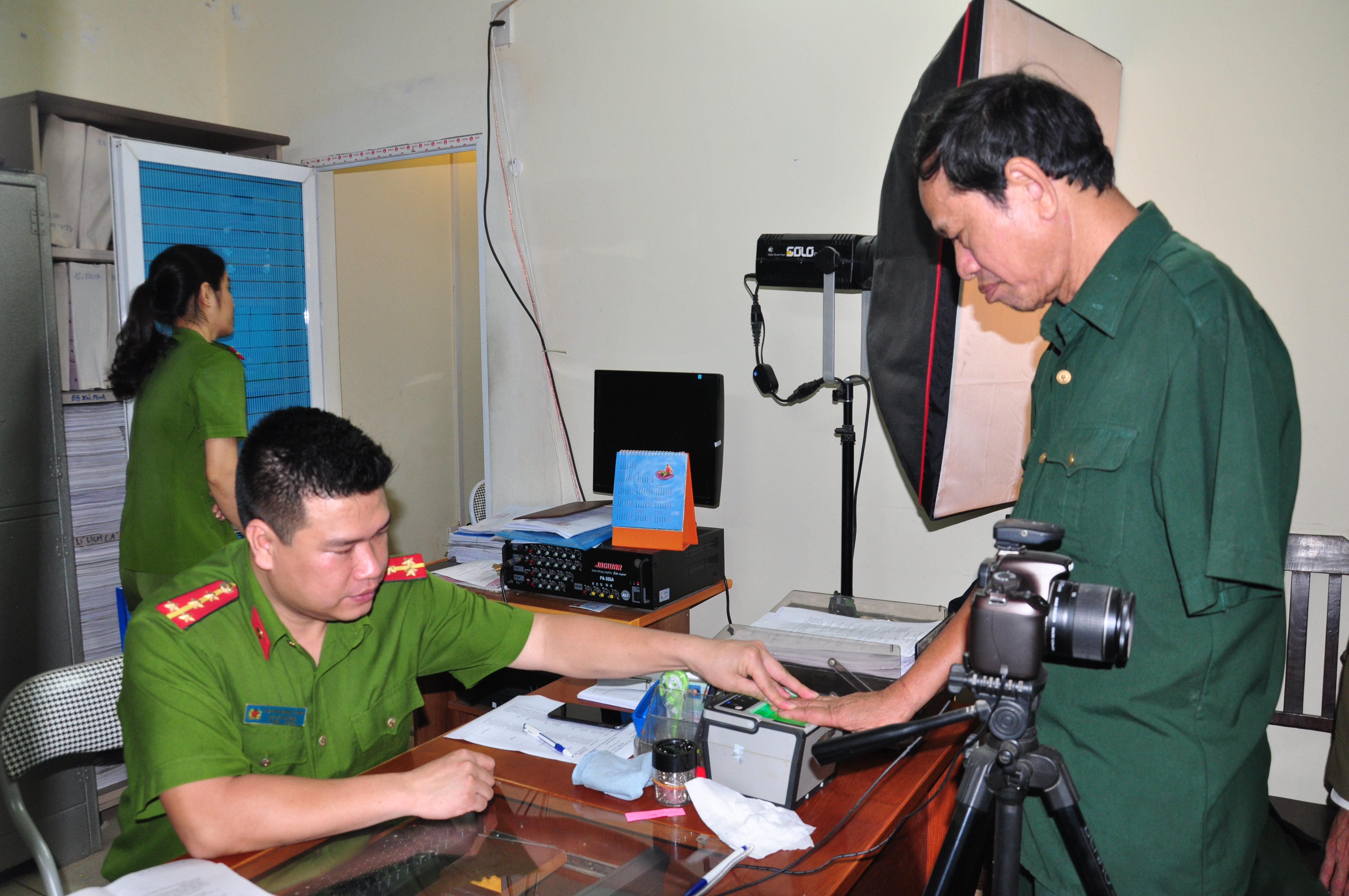 Công an khối huyện: Vận động nhân dân nâng cao ý thức cảnh giác