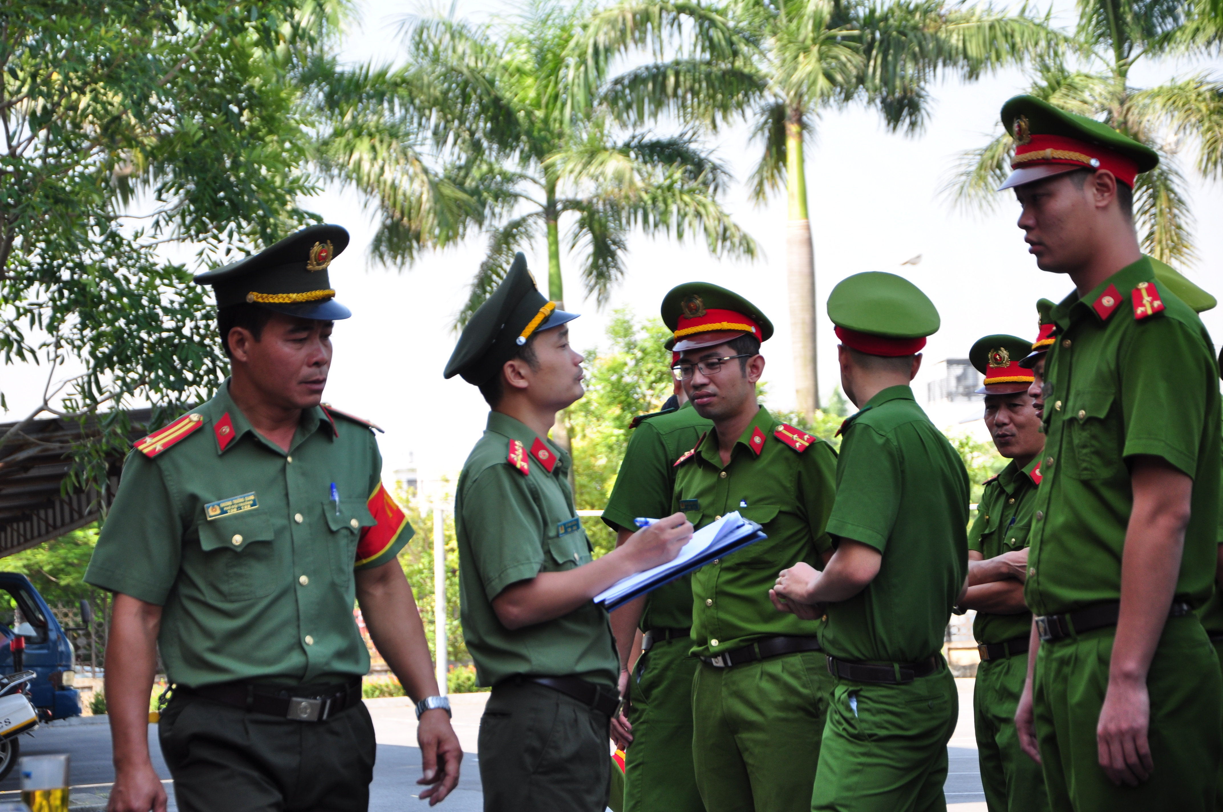 Công an khối quận: Chấn chỉnh nghiêm việc thực hiện điều lệnh Công an nhân dân