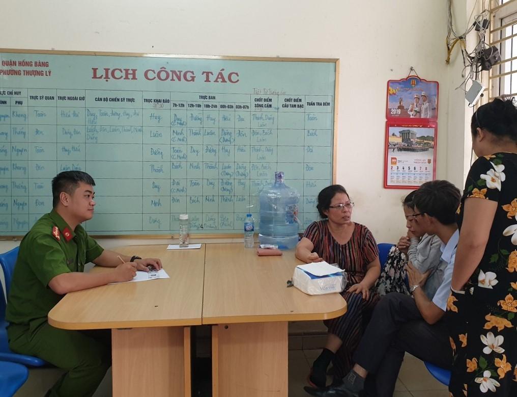 Công an phường Thượng Lý (quận Hồng Bàng) giải cứu cô gái trẻ định nhảy cầu tự vẫn