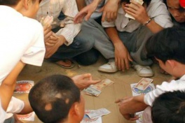 Công an quận Ngô Quyền: Bắt quả tang 5 đối tượng đang đánh bạc bằng hình thức xóc đĩa