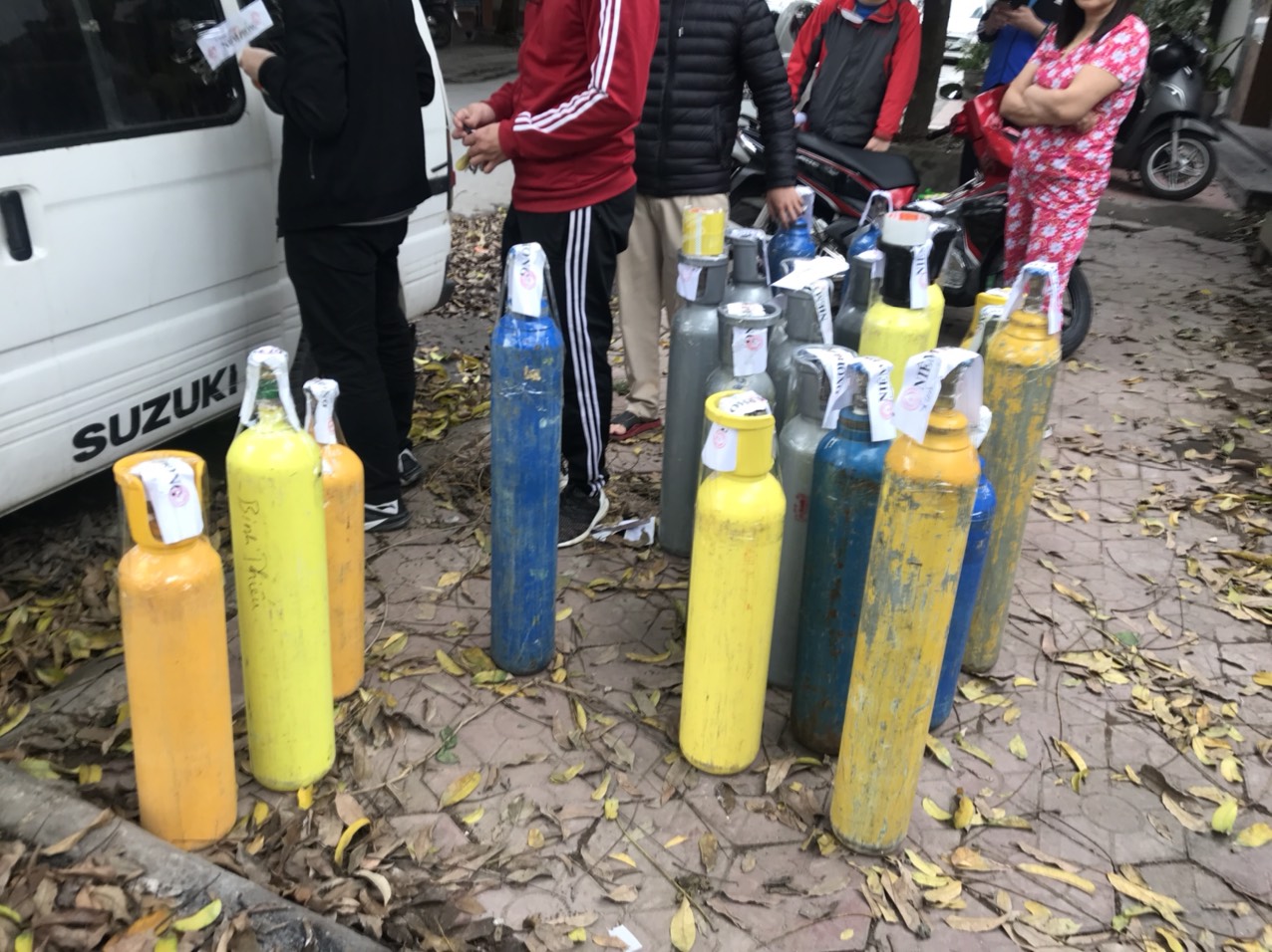 Công an quận Ngô Quyền: Phát hiện ô tô chở 23 bình khí cười