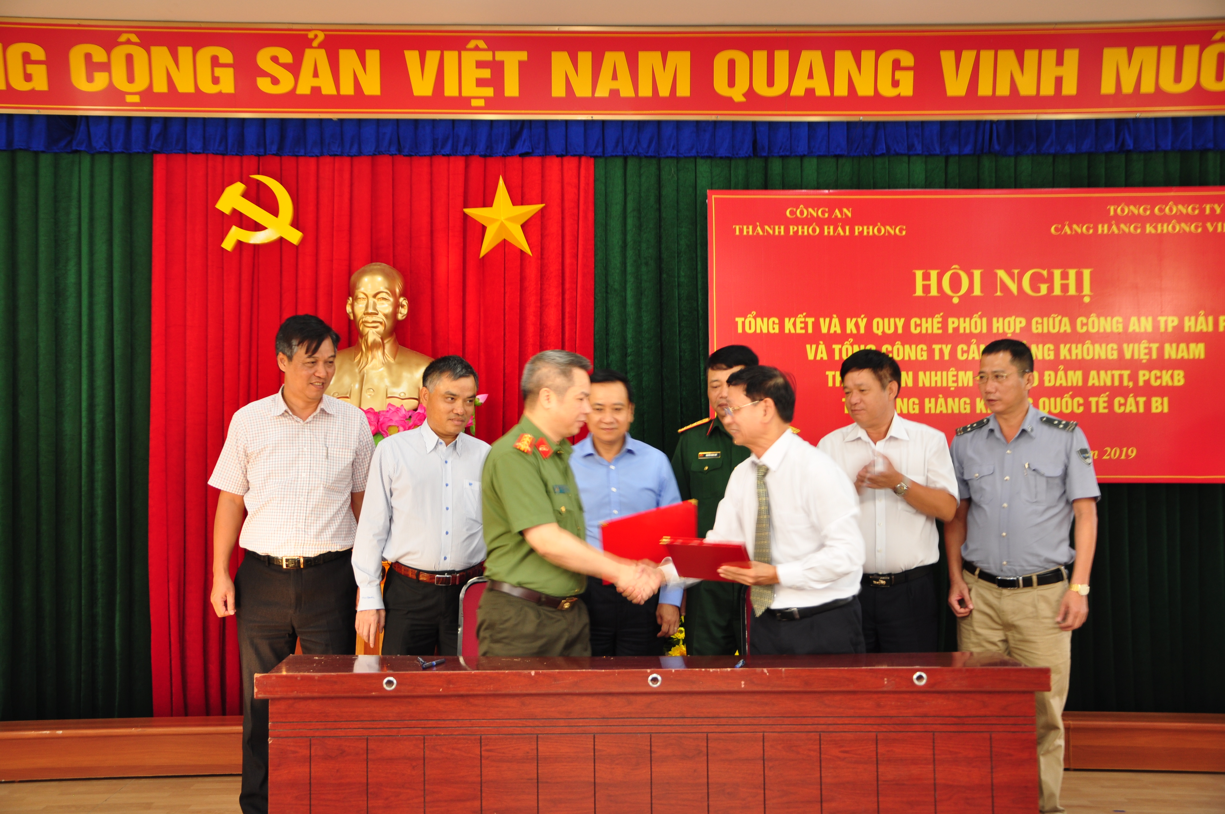 Công an thành phố Hải Phòng và Tổng Công ty Cảng hàng không Việt Nam ký quy chế phối hợp