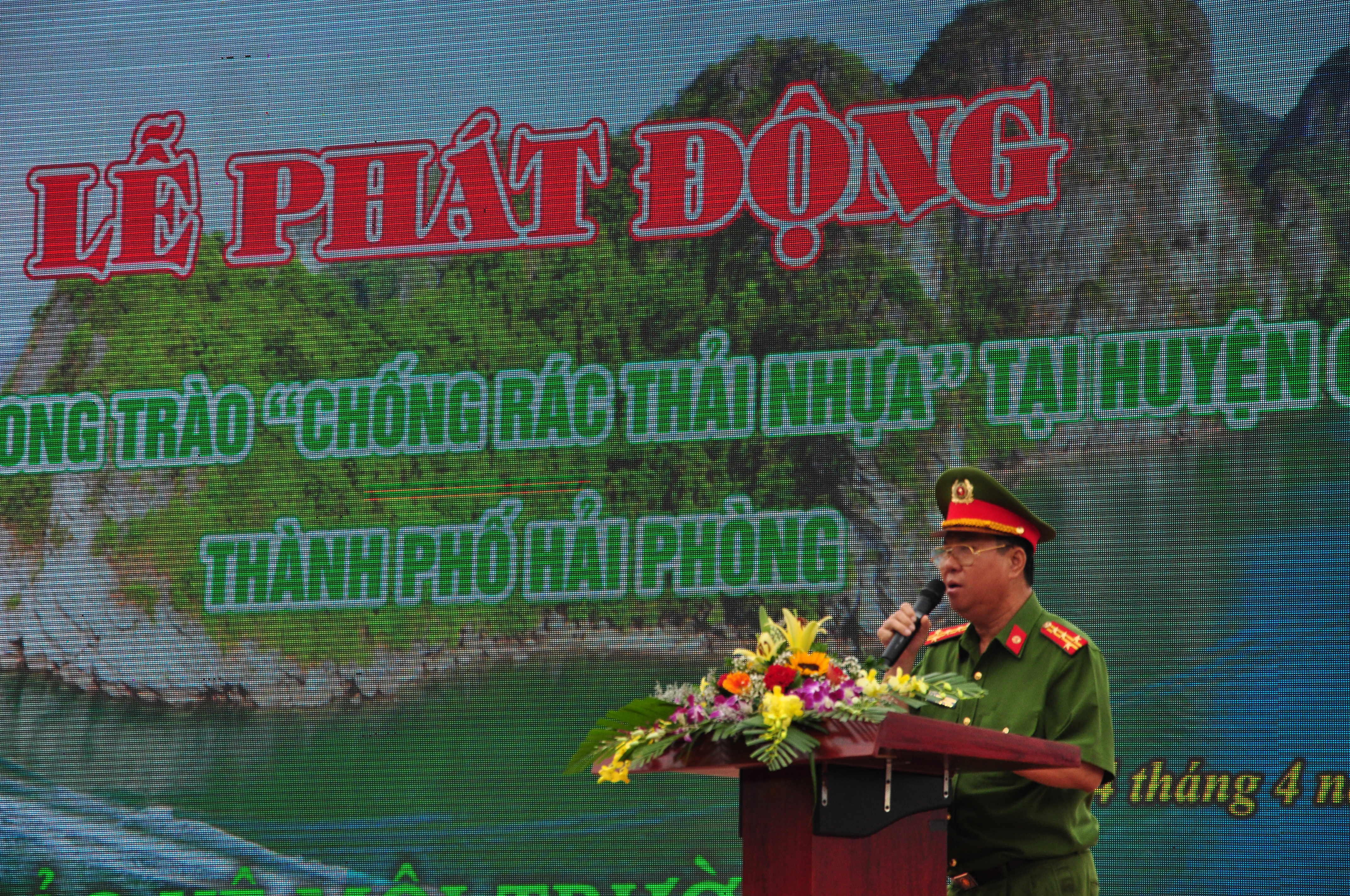 Công an thành phố và Học viện cảnh sát nhân dân, UBND huyện Cát Hải tổ chức lễ phát động hưởng ứng phong trào chống rác thải nhựa