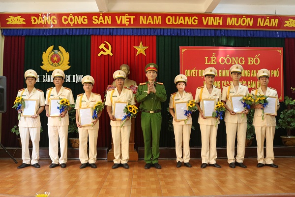 Công bố quyết định bố trí chỉ huy các đơn vị trực thuộc Phòng Cảnh sát cơ động